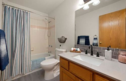 Charming Home with RV Parking - 30 miles from RMNP! - Foto 40