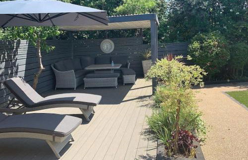 brand new cozy cabin with parking - Foto 1