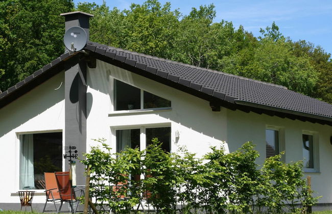 Bungalow in Eifel Near Mountain Trails - Foto 1