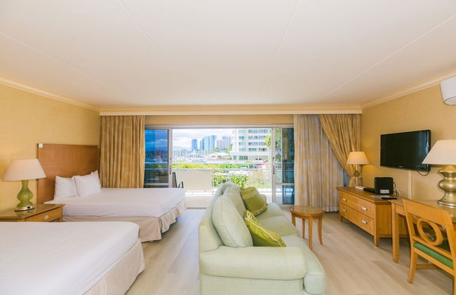 Spacious One Bedroom Harbor View Condos at Ilikai Marina With Private Balcony - Foto 9