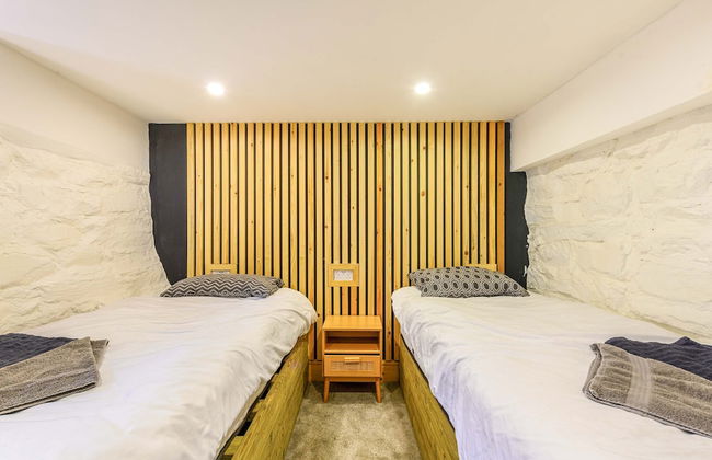 Host Stay The Lodge - Photo 9