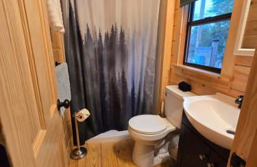 Incredible Modern Tiny Log Cabin near the Ammonoosuc River for a Romantic Getaway in New Hampshire - Foto 33