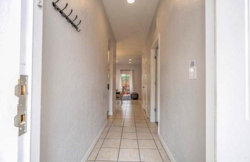 Cozy 4BR Regal Oaks close to Disney - Foto 6