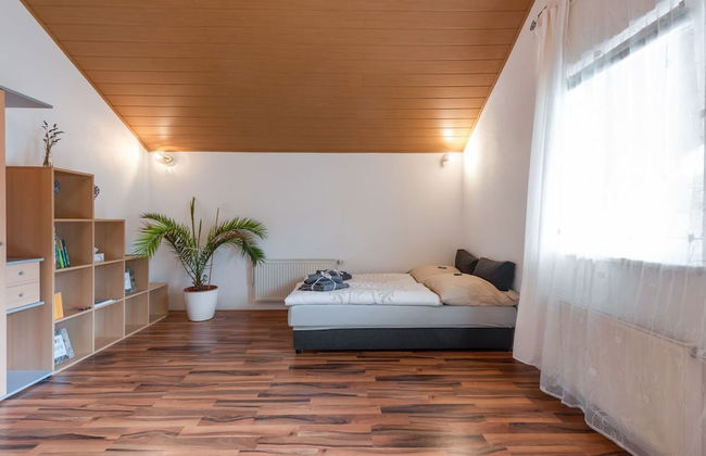 Modern Holiday Home in Pinsdorf With Garden - Photo 7