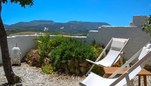 City Central Studio +Private Garden +Amazing View - Photo 5, sunbed