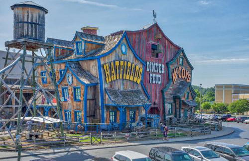 Swimming in the Smokies by American Patriot Getaways - Foto 3