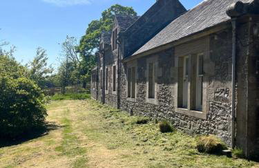 Laundry Cottage - Photo 1