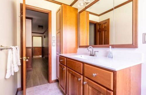 100 Acre Red Brick Ranch Hocking Hills Cabin Hot Tub 12 - Foto 26