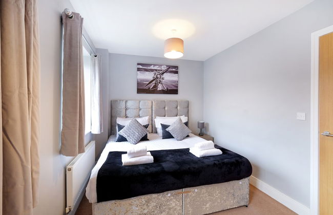 London Heathrow Living Holywell Serviced Houses - Photo 45
