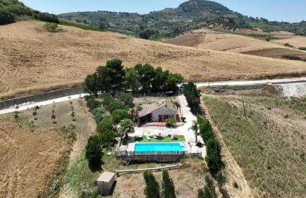 Oasi di pace tra le colline Siciliane con piscina privata - Foto 26