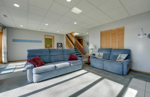 Lakeside Michigan Retreat with Boat Dock and Fireplace - Foto 25