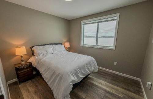 Lakeside Lodge- Newly Renovated Cabin on Black Lake - Foto 17