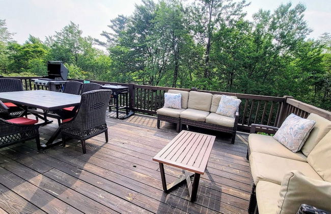 The Nest at Pinecrest by Avantstay Spacious Deck, Game Room, Fire Pit - Foto 7