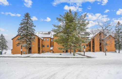 Charming 2-Bedroom Slopeside at Pico Mountain E304 - Foto 35