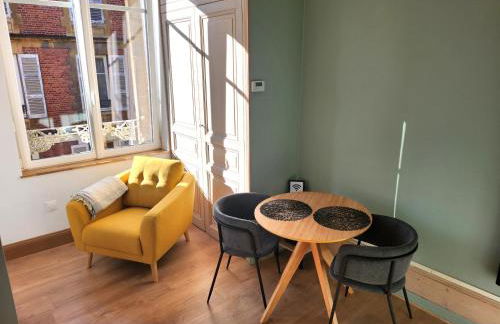 Suite Delvincourt - Rue Calme dans centre ville - Parking gratuit à proximité - Foto 4