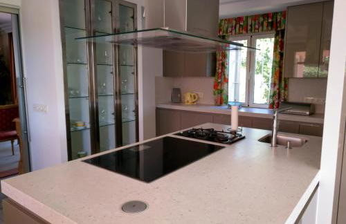 Casa La Familia - Photo 10