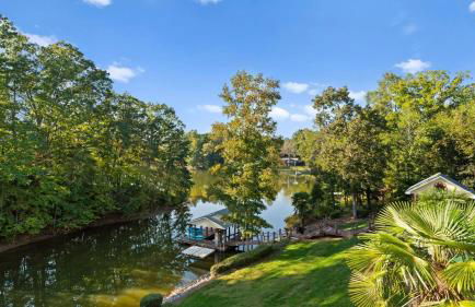 Lakefront 6bdr, Priv Dock, Game Room, Firepit Jake's Lake House by Avantstay - Foto 156