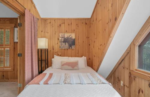 Luxury Cabin 45 Min to Asheville Hot Tub & Fire pit - Foto 4