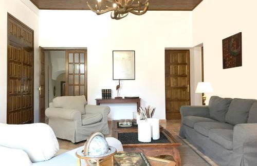 Spacious villa in Can Trabal with private pool and jacuzzi 980 m² - Foto 35