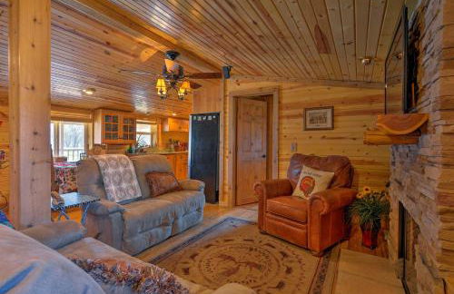 Bartlesville Cabin with Pool, Hot Tub and Trampoline! - Foto 6