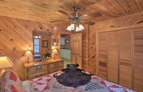 Smoky Mountain Cabin with Hot Tub and Views! - Foto 14