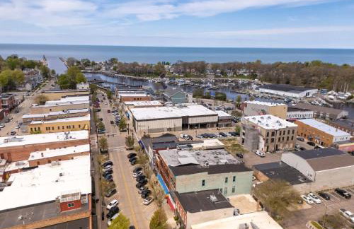 Luxury Downtown South Haven Condo With Rooftop Deck - Photo 49