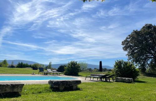 casa rural de un artista en plena naturaleza piscina y parque de esculturas en villarcayo - Photo 1