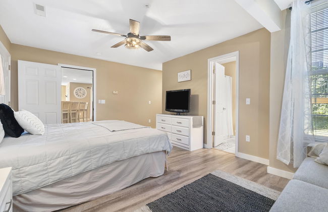 Serene Escape at Table Rock Lake - Photo 8