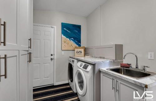 New Royal 80ft Waterfront Wlk2Beach HotPool Spa KitchenBBQ - Foto 53