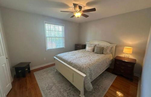 Walk to Masters! Spacious & Modern 4bd Home - Foto 9