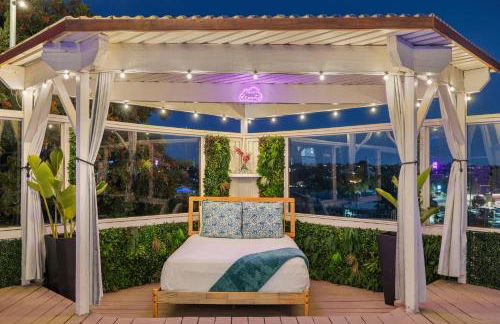 The Sky Lounge - Photo 62