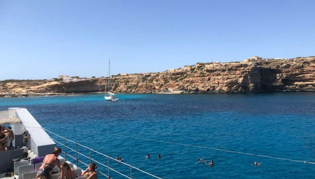 Excursión a Formentera - Foto 3, Fondeo Excursion Crystal Waters.