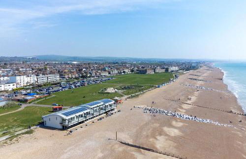 Lancing beach apartment. - Foto 16