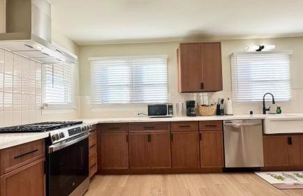 Iconic 2BR Bungalow, Short Walk to SJSU, with Parking - Foto 26