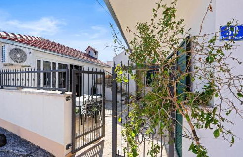 2 Bedroom Gorgeous Apartment In Vezac - Foto 6