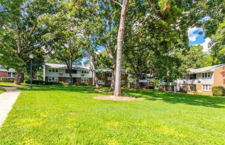 Stylish Modern Apartment in Cameron Village - Foto 34