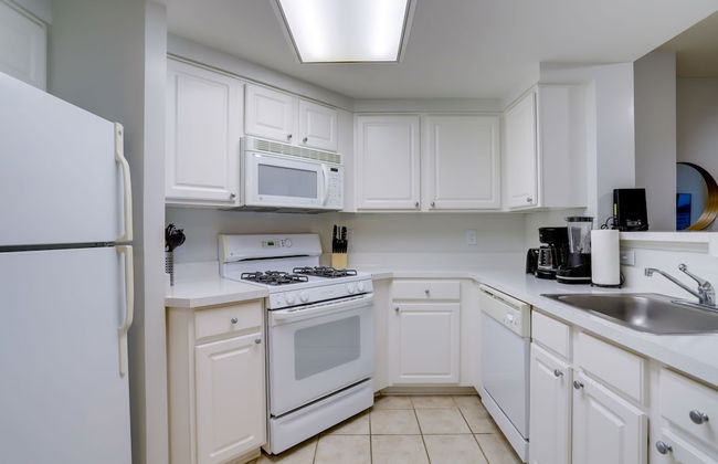 Sophisticated and Beautiful Condo - Foto 11