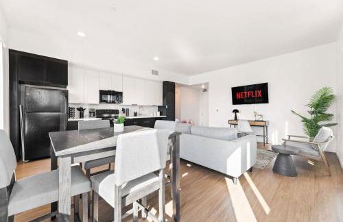 Spacious 1-BD with Stunning City Views in DTLA - Foto 9