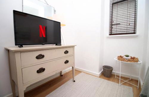 Coastal penarth dream! Close to Cardiff superb location near bars and restaurants! Dog friendly and welcome breakfast pack! - Foto 21