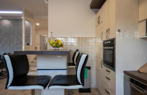 Villa Beauty with heated pool and jacuzzi - Photo 25