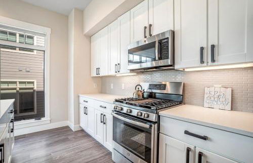 Cozy Downtown Condo with Jacuzzi 5 Min to Resort - Foto 20