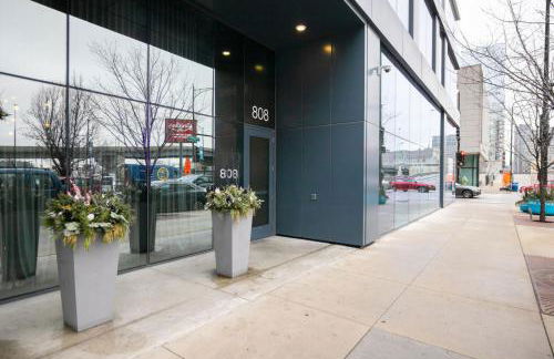 W Loop 2BR w Gym Pool in heart of Greektown CHI-561 - Foto 36