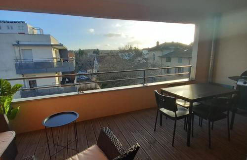 Le Barbusse LYON-T3-Garage-Terrasse-3 lits-Home Cinema - Foto 3