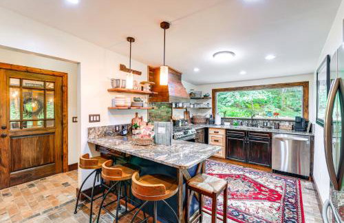 Dreamy Damascus Cabin about 1 Mi to Appalachian Trail - Foto 3