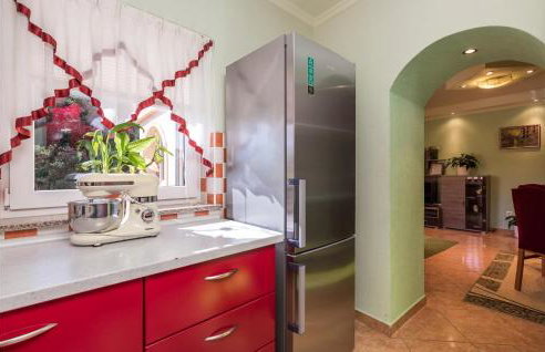 Nice Apartment In Garica With Wifi - Photo 19