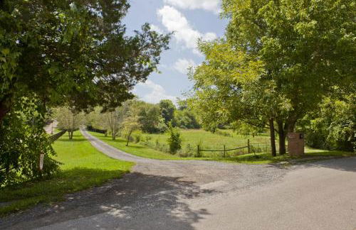 Brenda Lee History 2BR Villa Pool Hot Tub - Photo 60