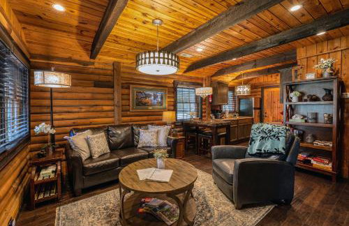 Cozy Lakefront Cabin on Lake Nantahala with Dock - Foto 1