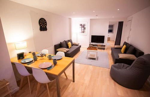 Nahe Stadt/Alster, Ruhig, Dart - Foto 1