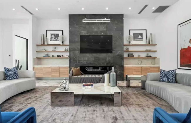 Sleeps 20 7-bedroom Villa w/ Pool, Putting Green & Hot Tub Bravo Villa #11 by Avantstay - Foto 22