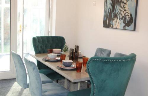 4 Bedroom House Near Manchester Airport, Wythenshawe Hospital and Trafford Centre - Foto 7